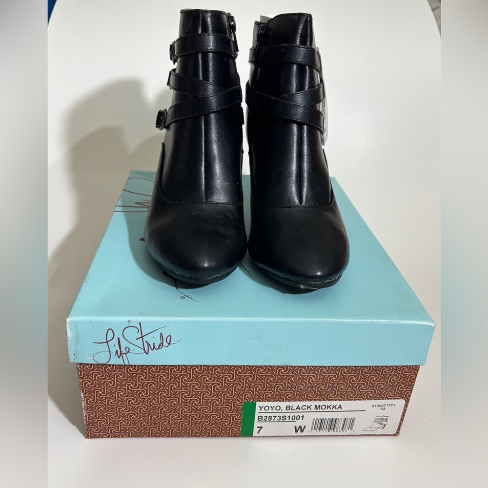 Womens Black YOYO Life Stride Ankle Boots Booties Size 7